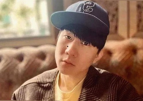 揭秘“娱乐吃瓜”背后的故事，带你轻松玩转网红爆料世界！