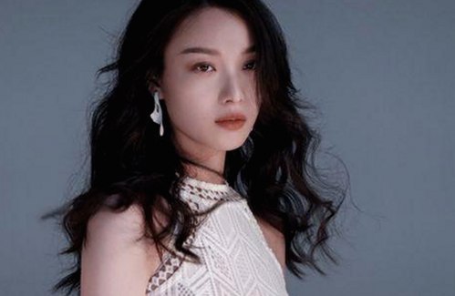 白鹿许凯情感进展揭秘：从传闻到甜蜜互动的全程回顾